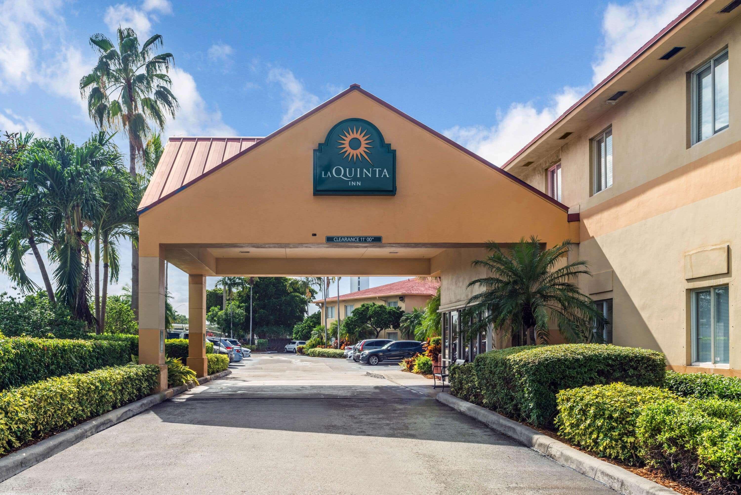 La Quinta By Wyndham Fort Lauderdale Pompano Beach Exterior photo